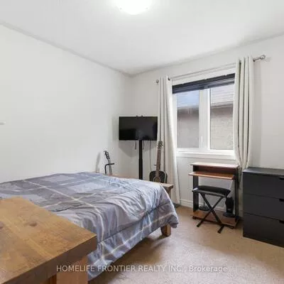 475, Kwapis, Woodland Hill, Newmarket