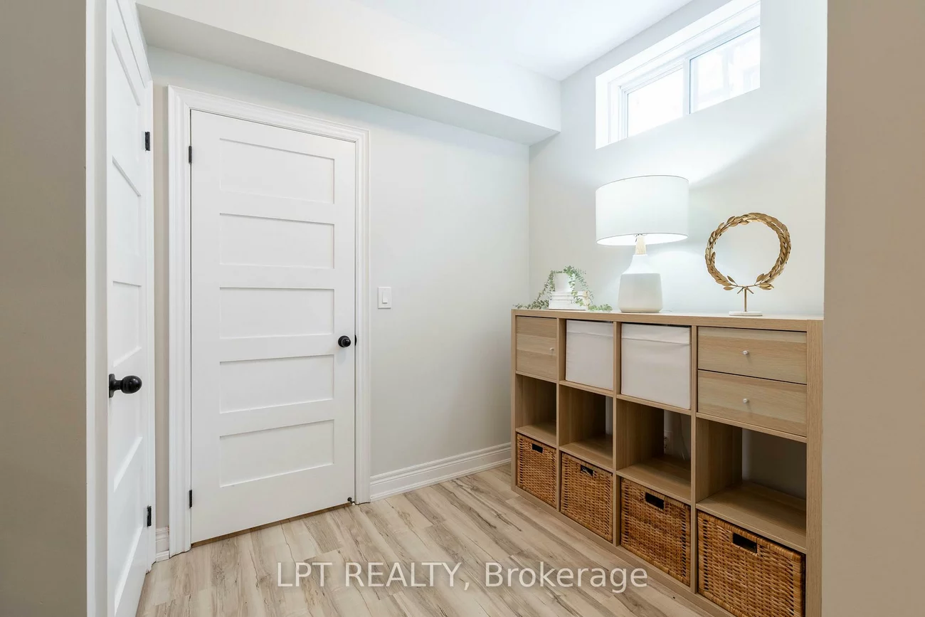 258, Andrew, Central Newmarket, Newmarket