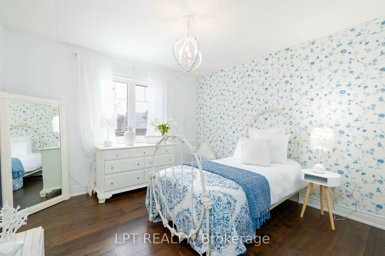 258, Andrew, Central Newmarket, Newmarket