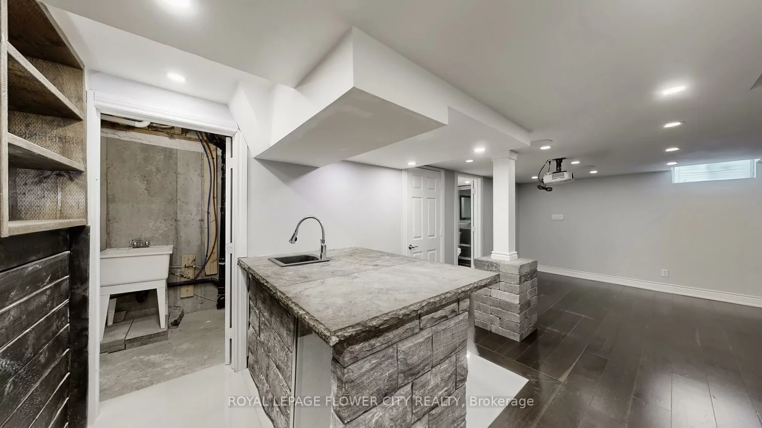 642, Sweetwater, Glenway Estates, Newmarket