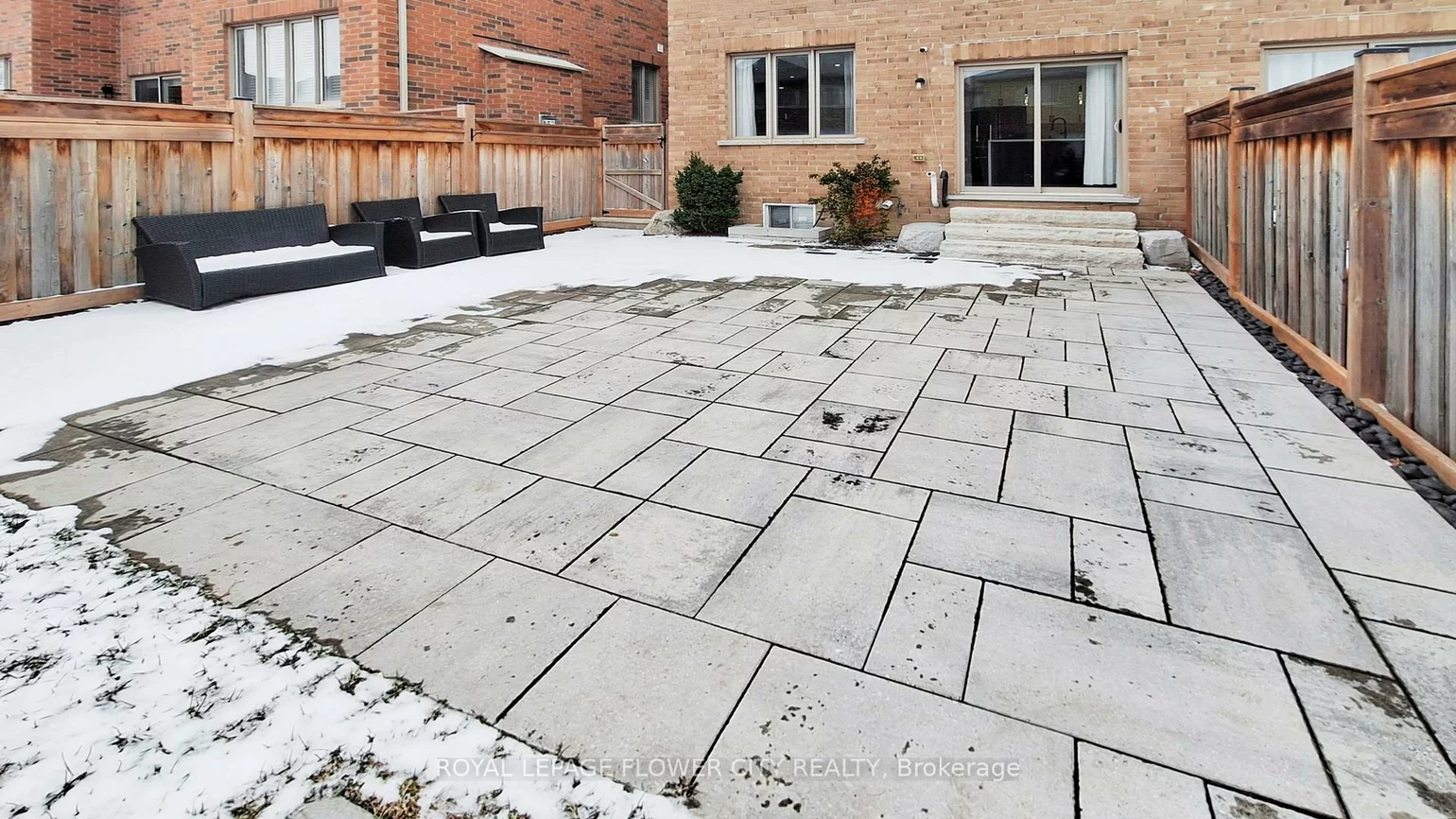 642, Sweetwater, Glenway Estates, Newmarket