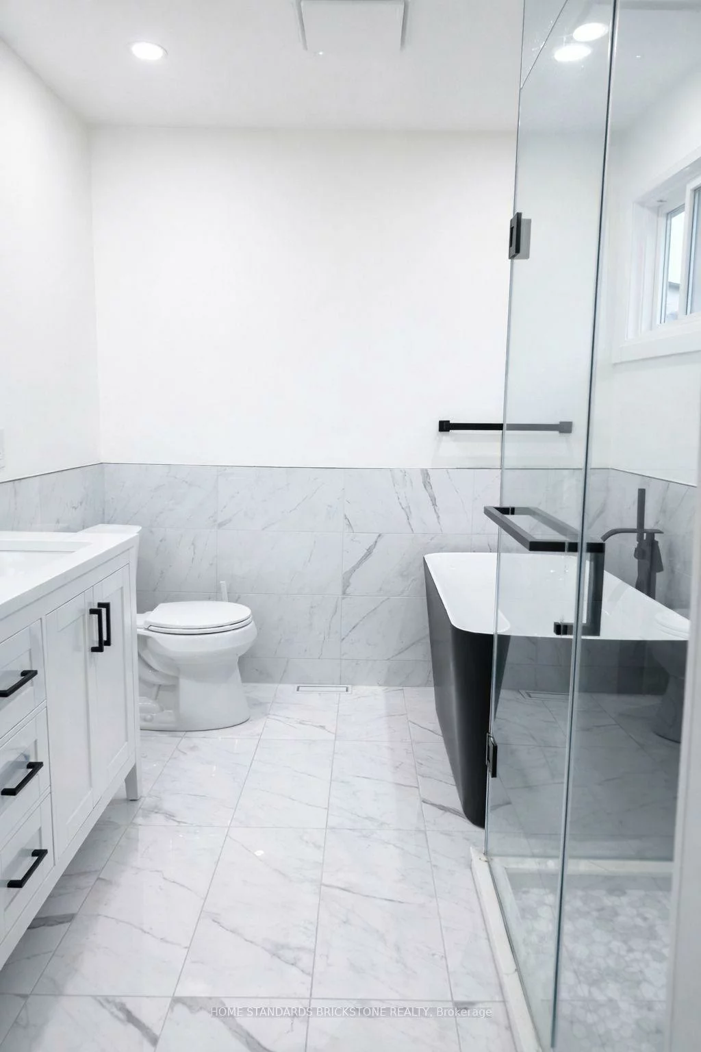 122, Lowe, Huron Heights-Leslie Valley, Newmarket