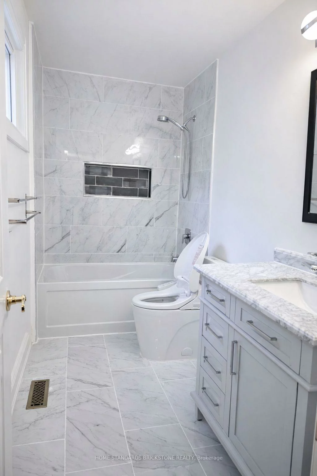 122, Lowe, Huron Heights-Leslie Valley, Newmarket