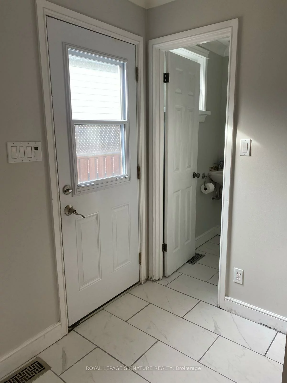 459, Dixon, Central Newmarket, Newmarket