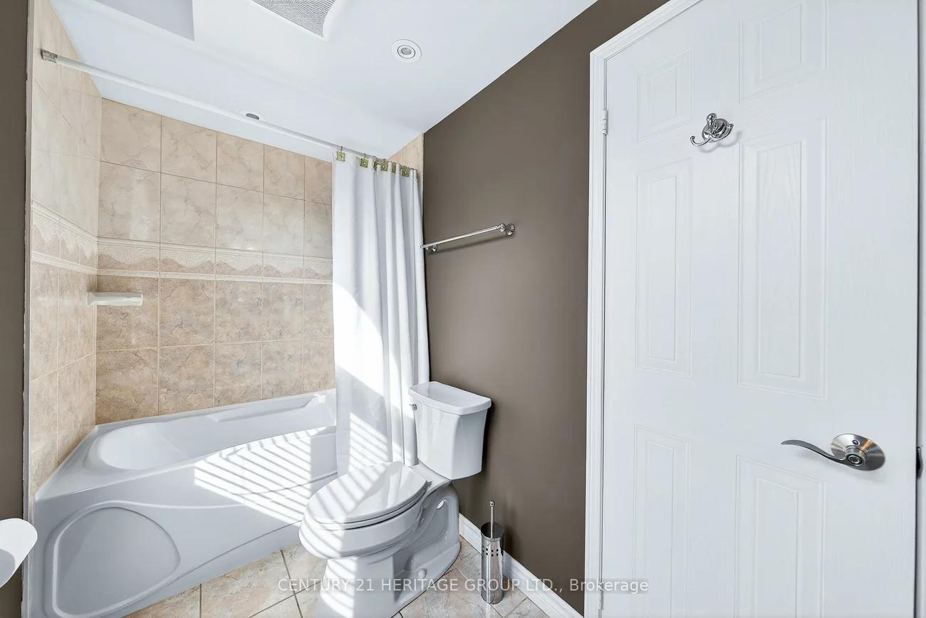 483, Alex Doner, Glenway Estates, Newmarket