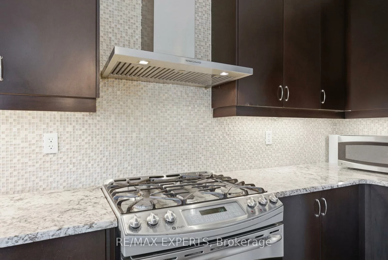 847, Memorial, Stonehaven-Wyndham, Newmarket