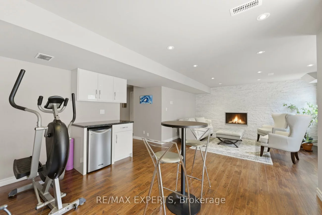 847, Memorial, Stonehaven-Wyndham, Newmarket