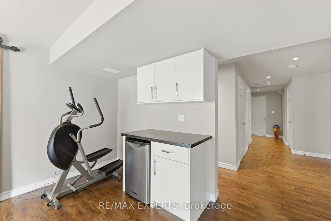 847, Memorial, Stonehaven-Wyndham, Newmarket