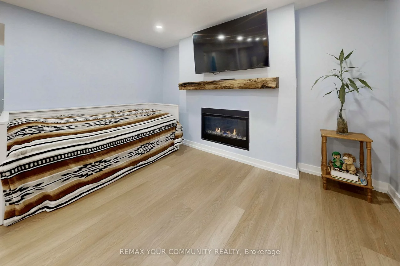 101, Ashton, Huron Heights-Leslie Valley, Newmarket