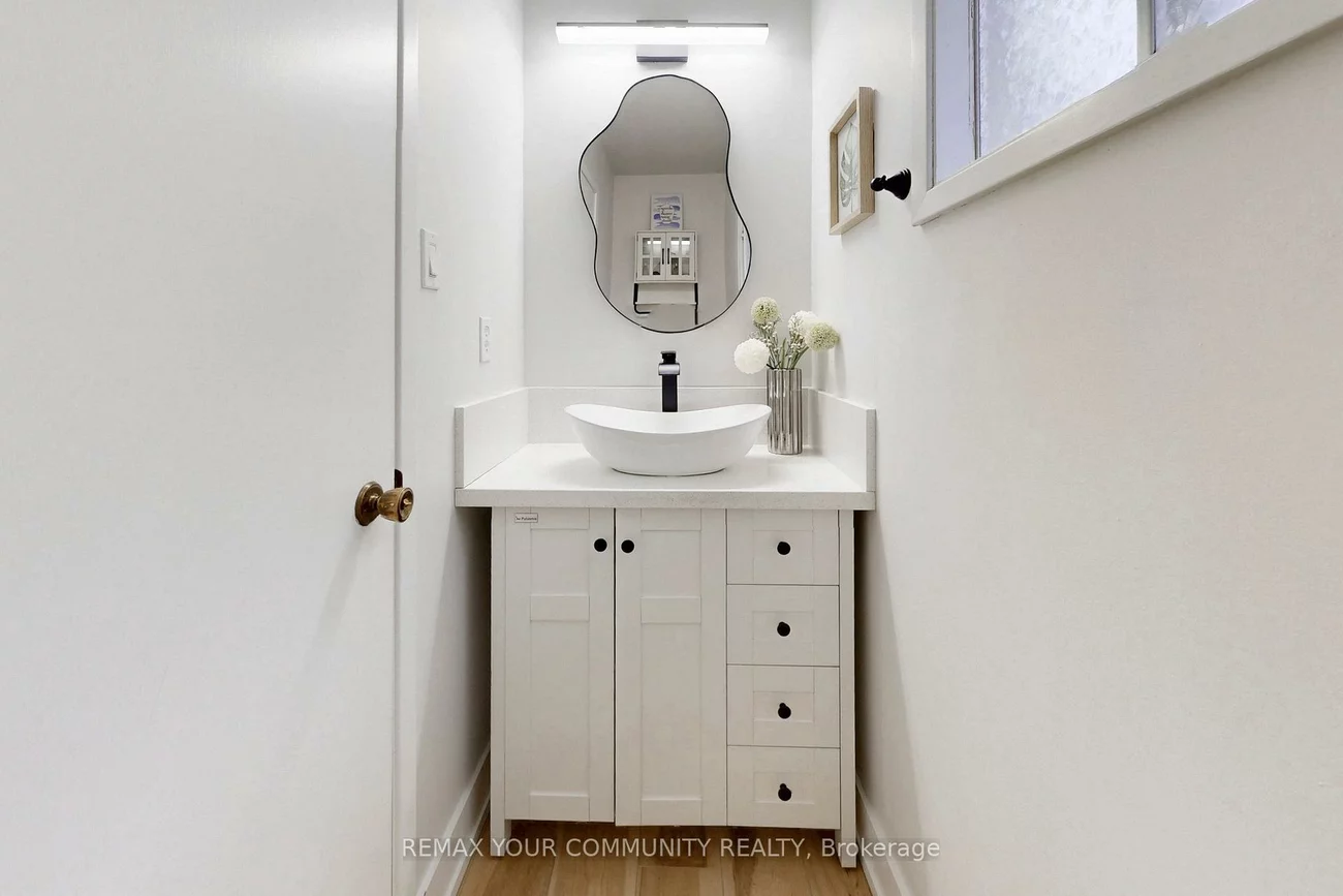 101, Ashton, Huron Heights-Leslie Valley, Newmarket