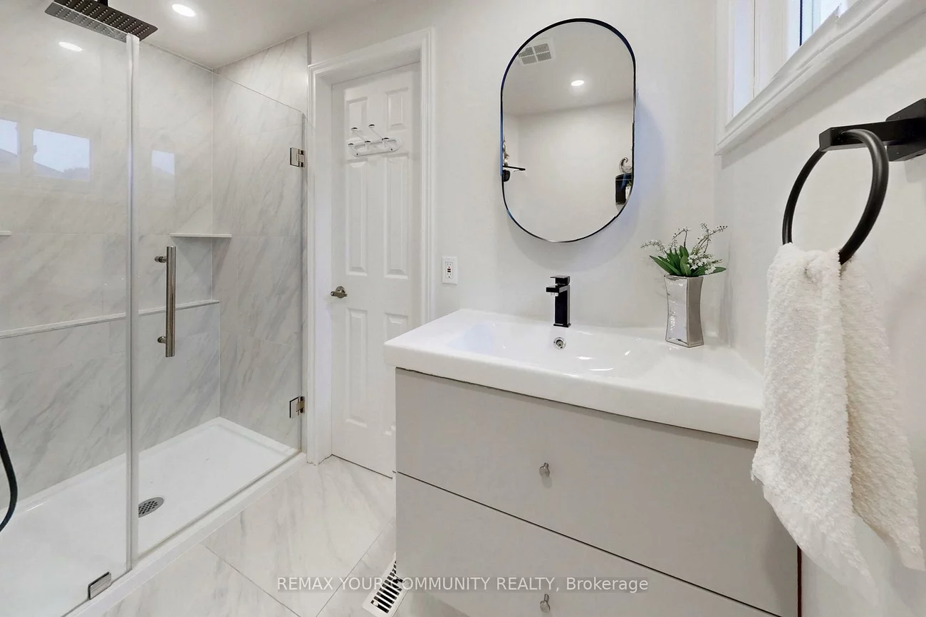 101, Ashton, Huron Heights-Leslie Valley, Newmarket