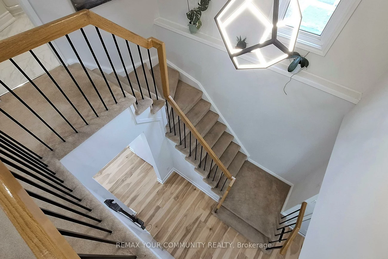 101, Ashton, Huron Heights-Leslie Valley, Newmarket