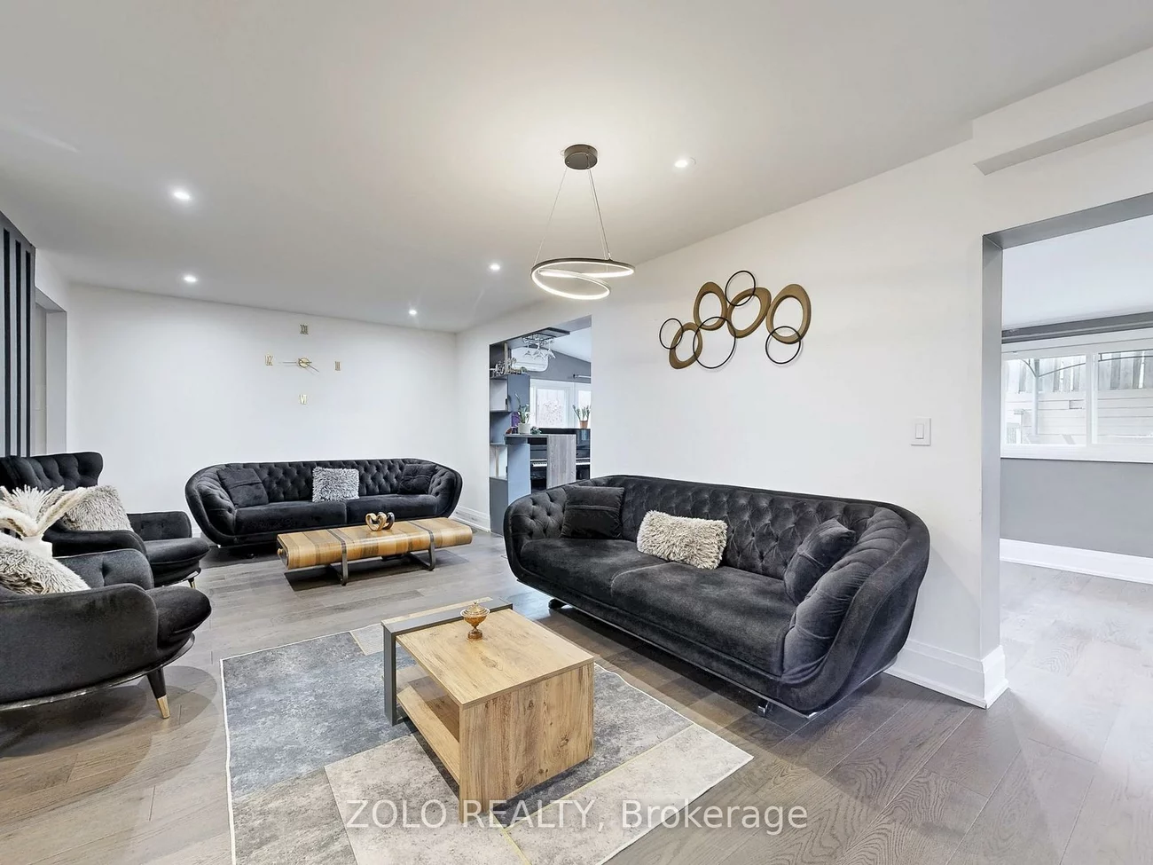 226, Thoms, Central Newmarket, Newmarket