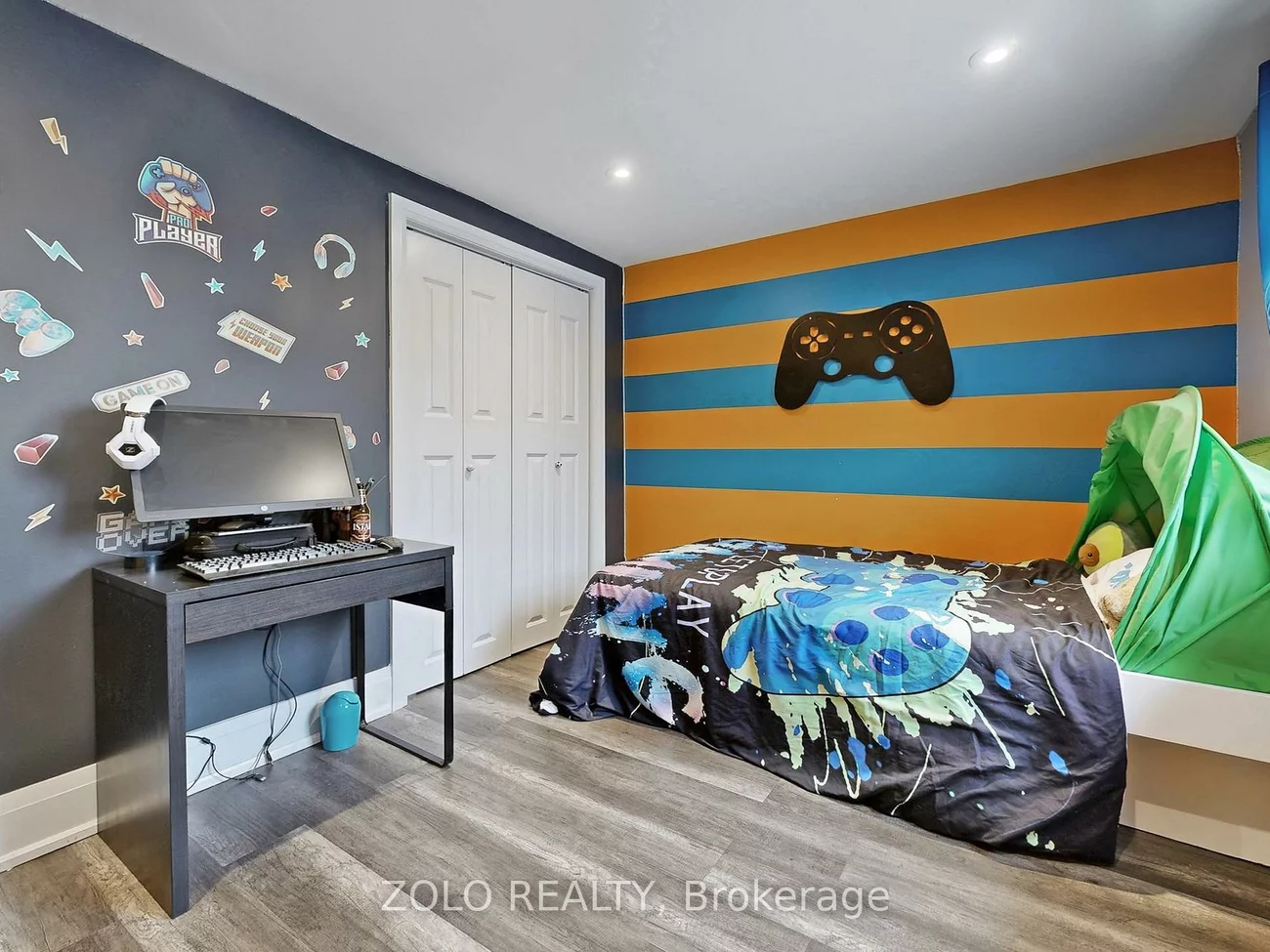 226, Thoms, Central Newmarket, Newmarket