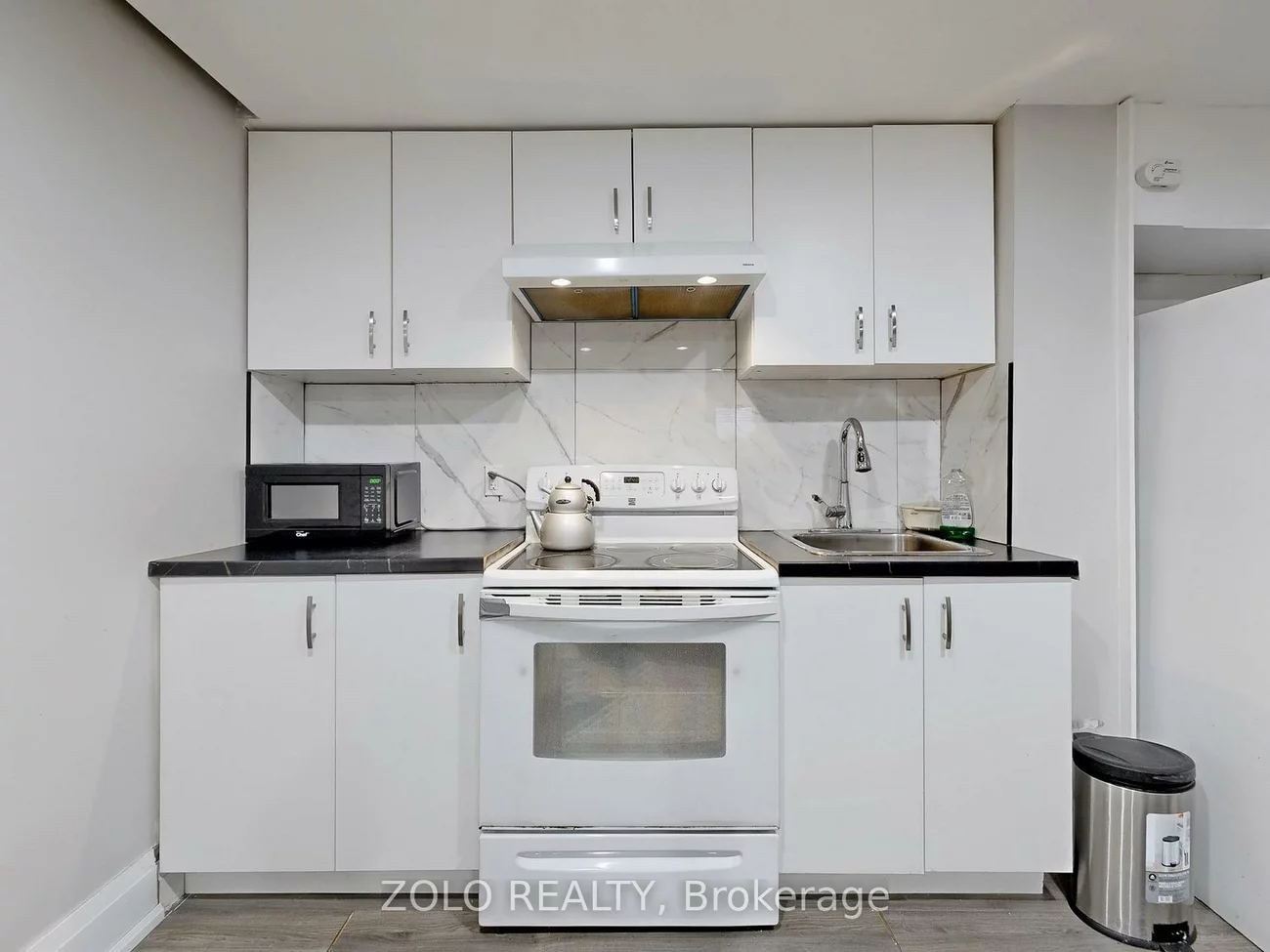 226, Thoms, Central Newmarket, Newmarket