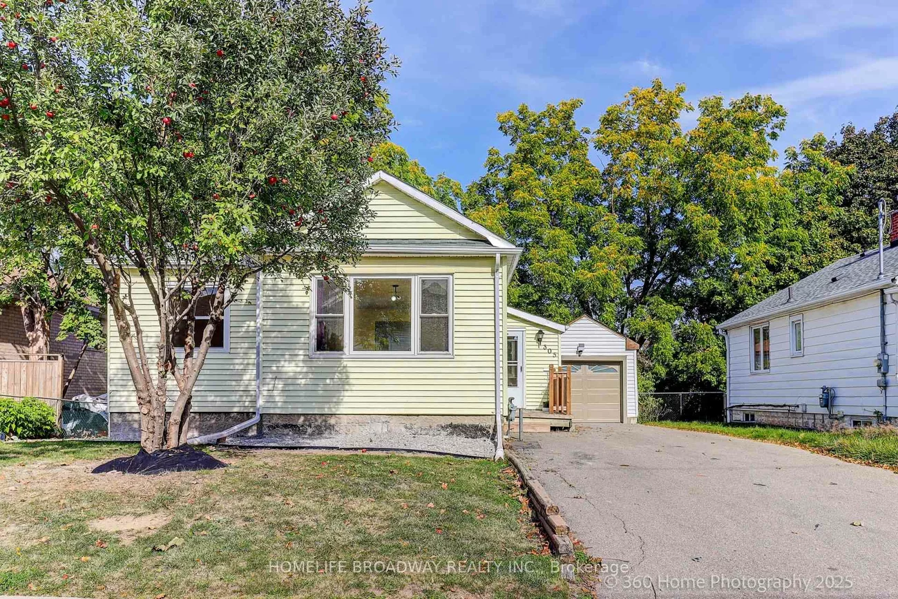 305, Andrew, Central Newmarket, Newmarket