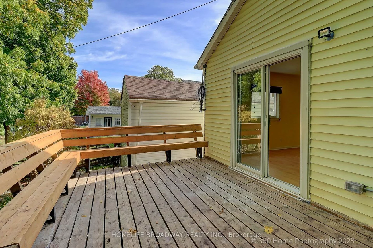 305, Andrew, Central Newmarket, Newmarket