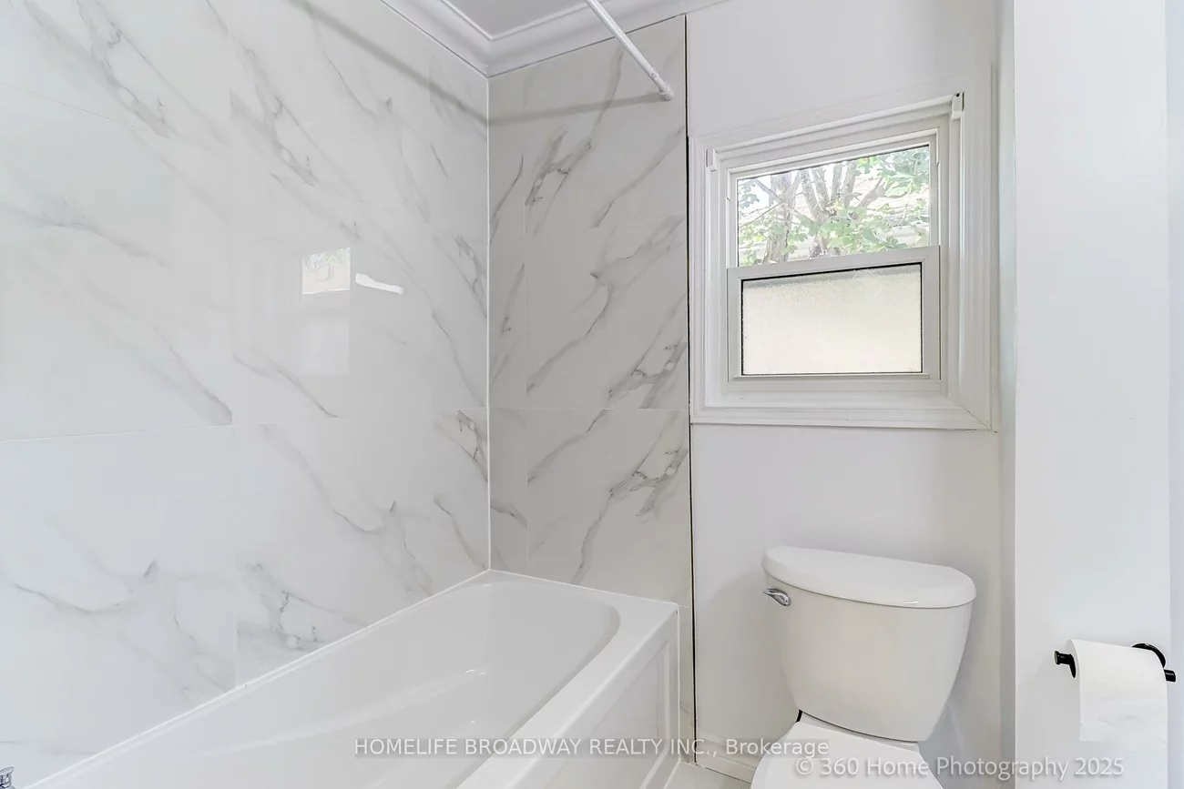 305, Andrew, Central Newmarket, Newmarket