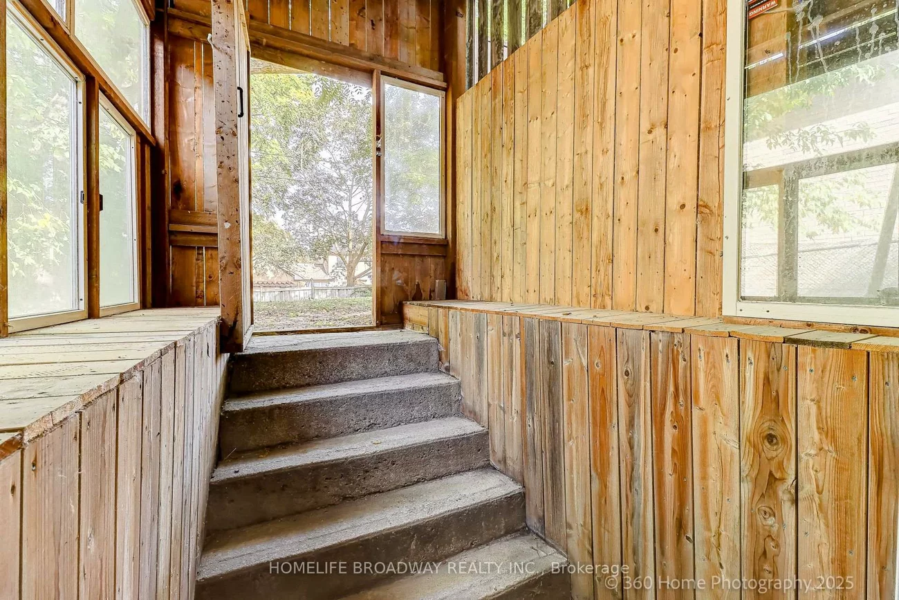 305, Andrew, Central Newmarket, Newmarket