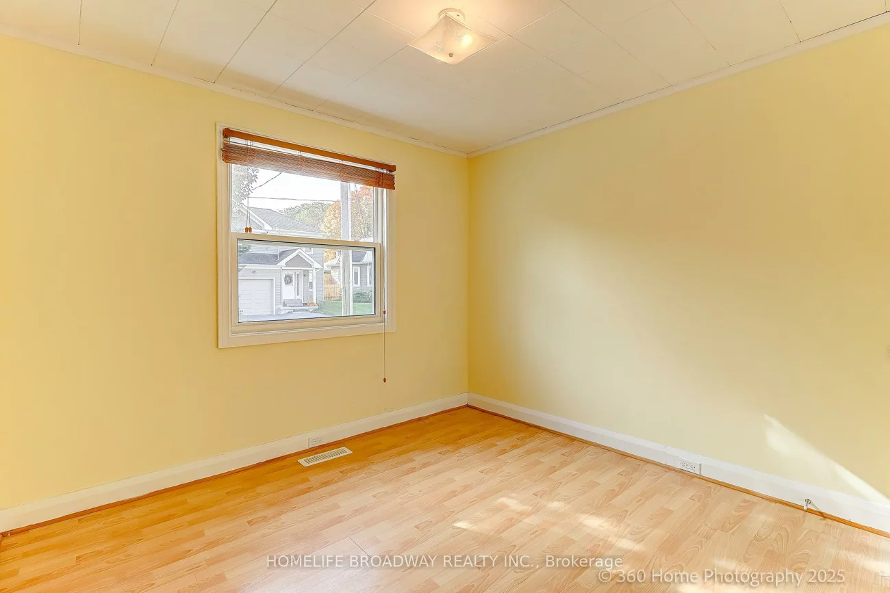 305, Andrew, Central Newmarket, Newmarket