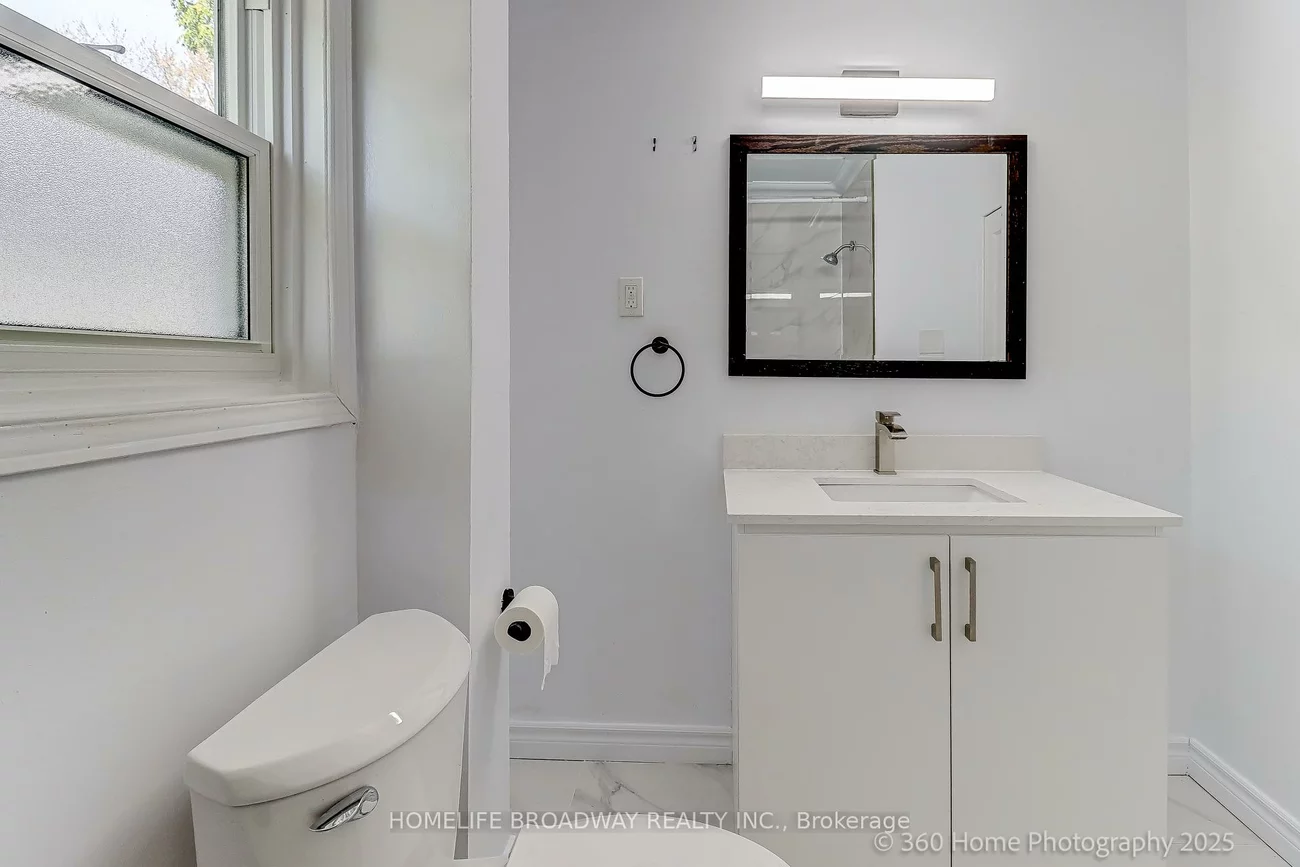 305, Andrew, Central Newmarket, Newmarket