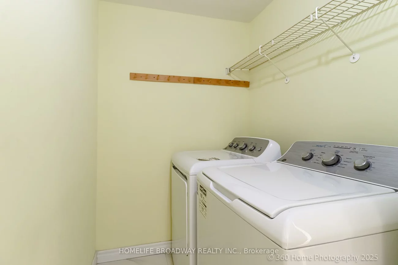 305, Andrew, Central Newmarket, Newmarket