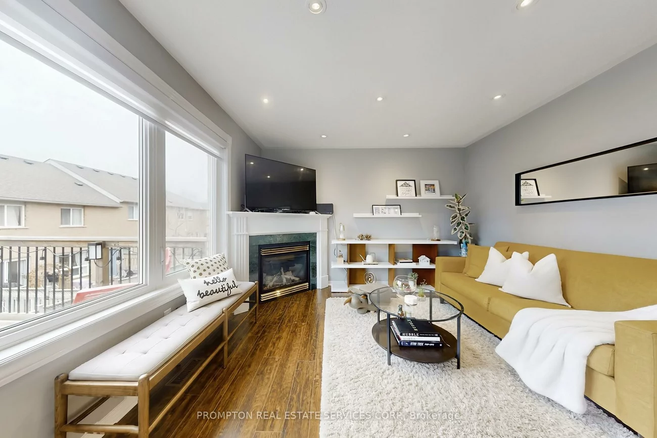 393, Marble, Woodland Hill, Newmarket