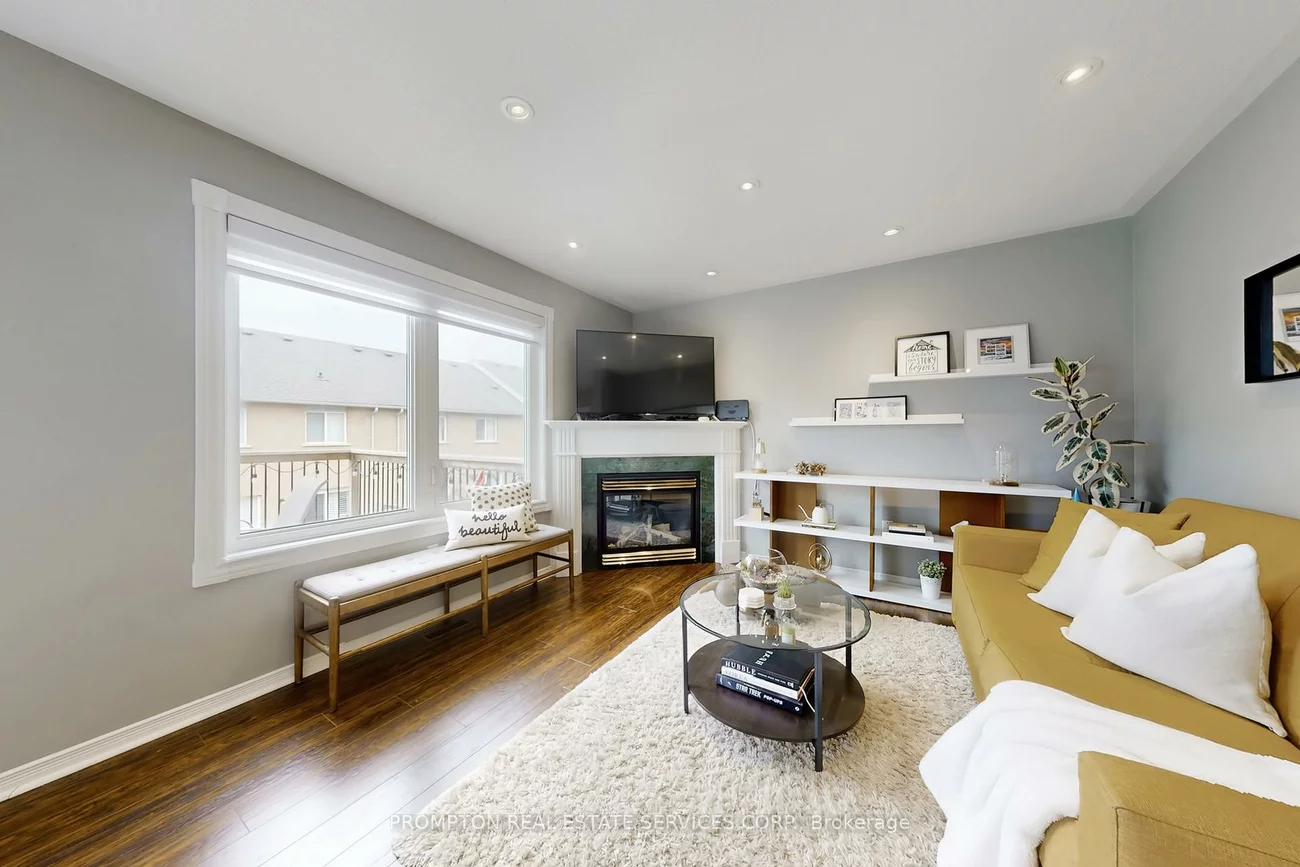 393, Marble, Woodland Hill, Newmarket