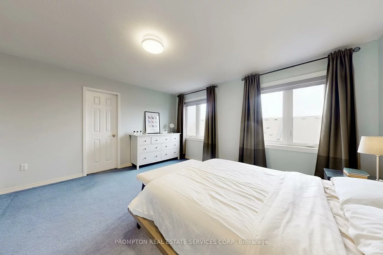 393, Marble, Woodland Hill, Newmarket