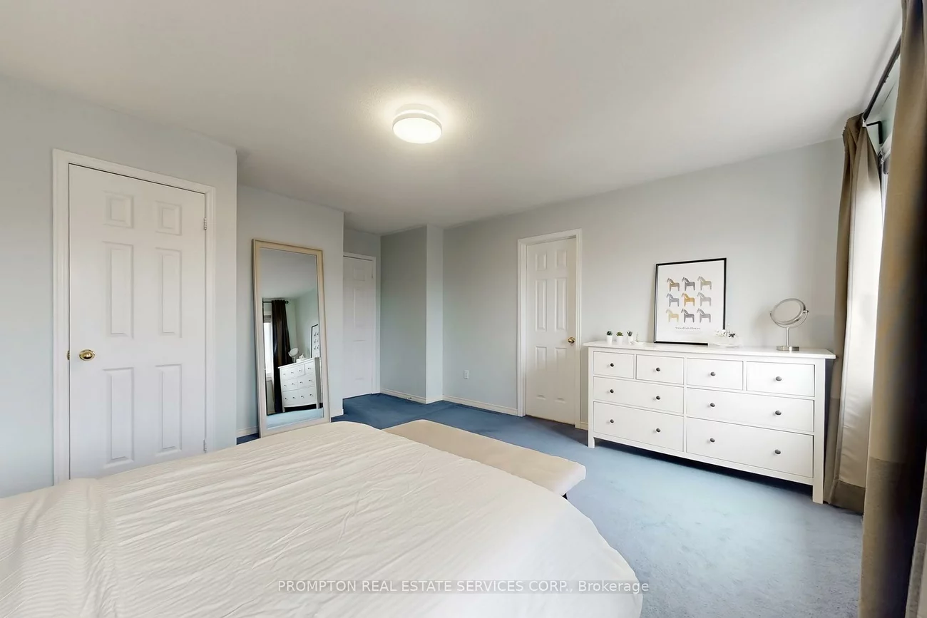 393, Marble, Woodland Hill, Newmarket