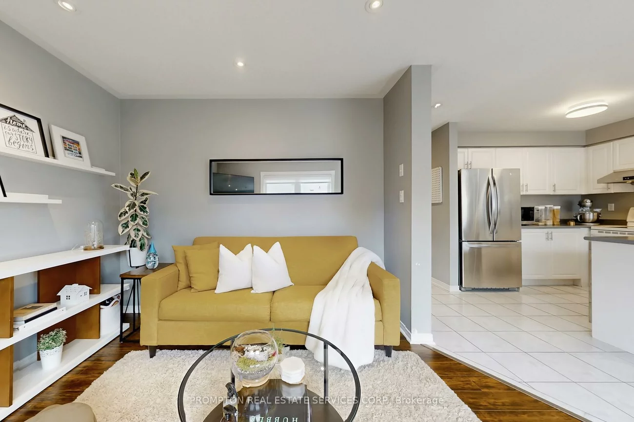 393, Marble, Woodland Hill, Newmarket