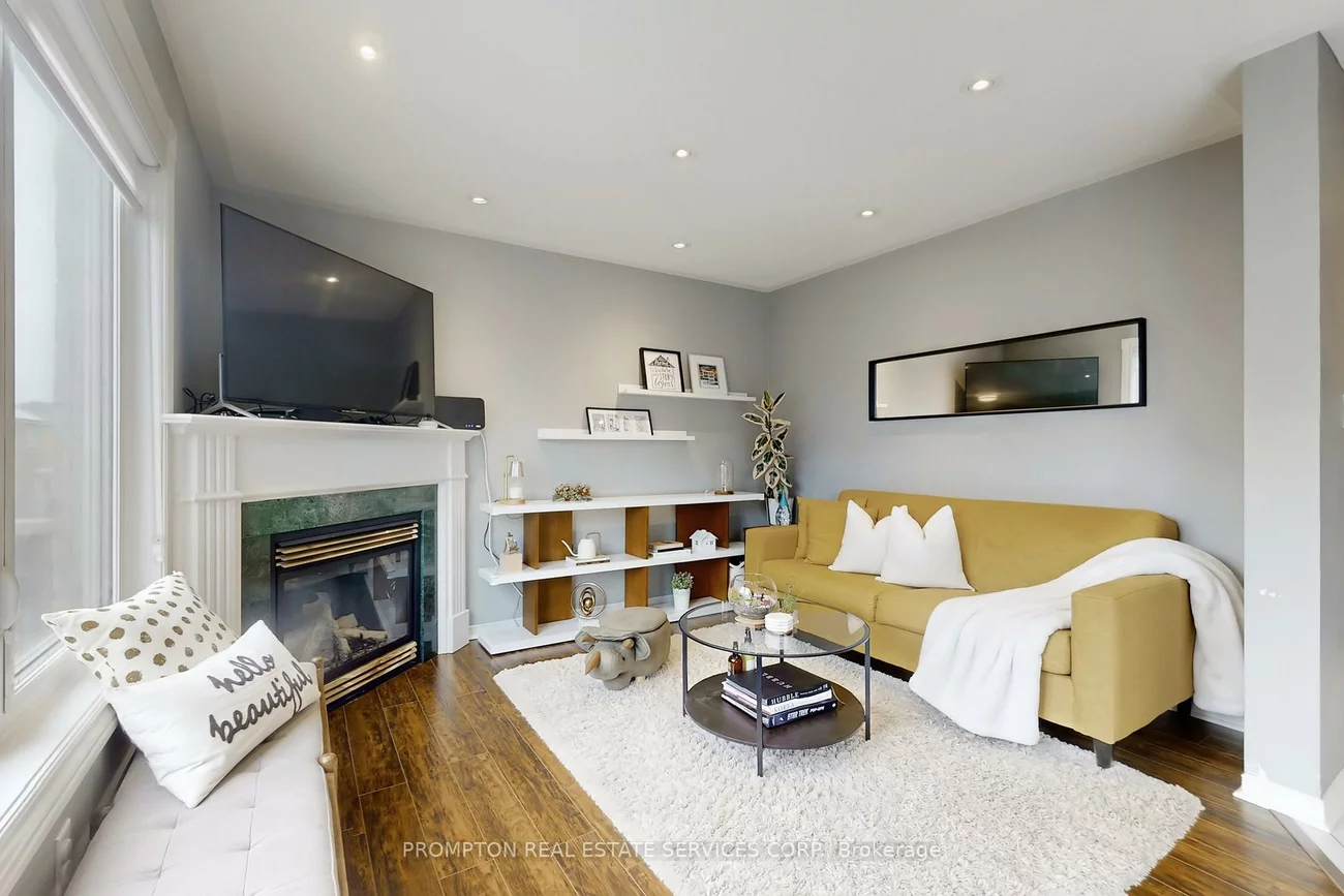 393, Marble, Woodland Hill, Newmarket