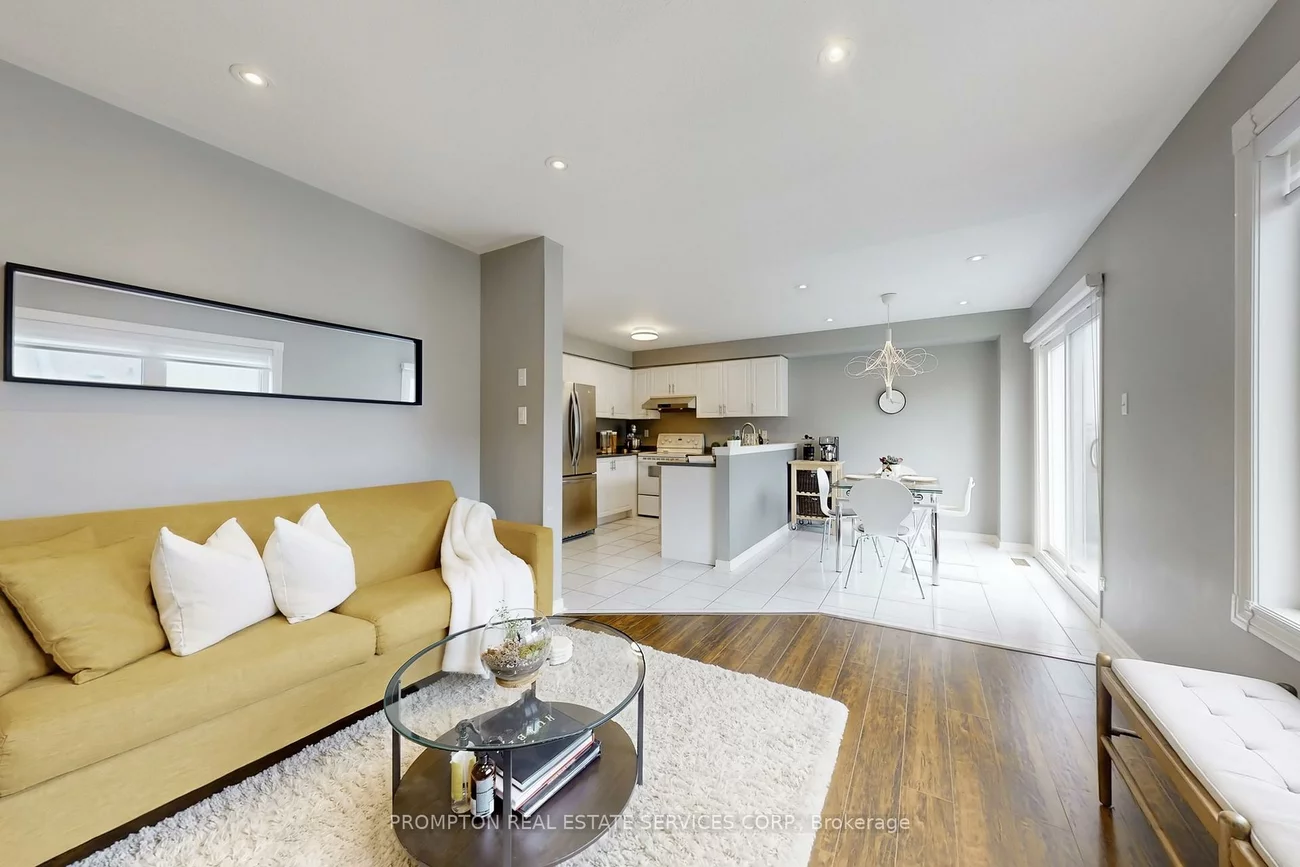 393, Marble, Woodland Hill, Newmarket