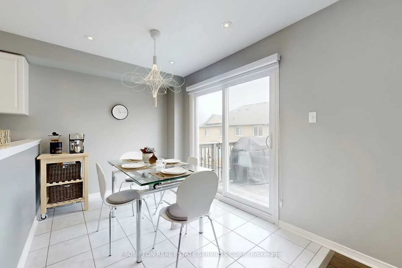 393, Marble, Woodland Hill, Newmarket