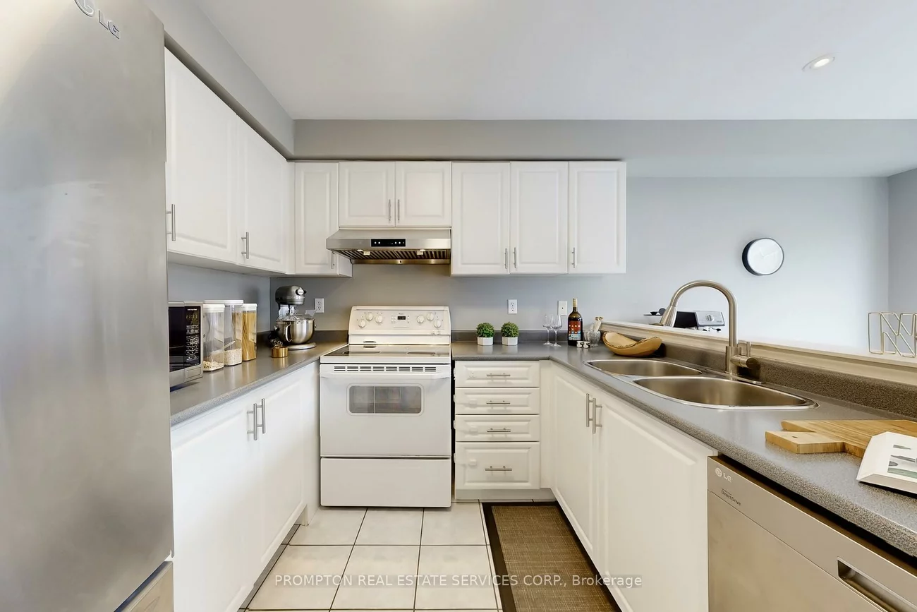 393, Marble, Woodland Hill, Newmarket