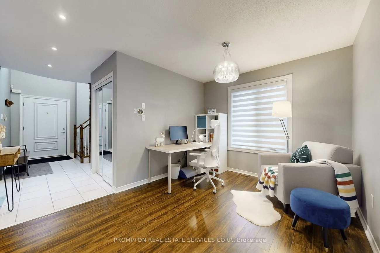 393, Marble, Woodland Hill, Newmarket