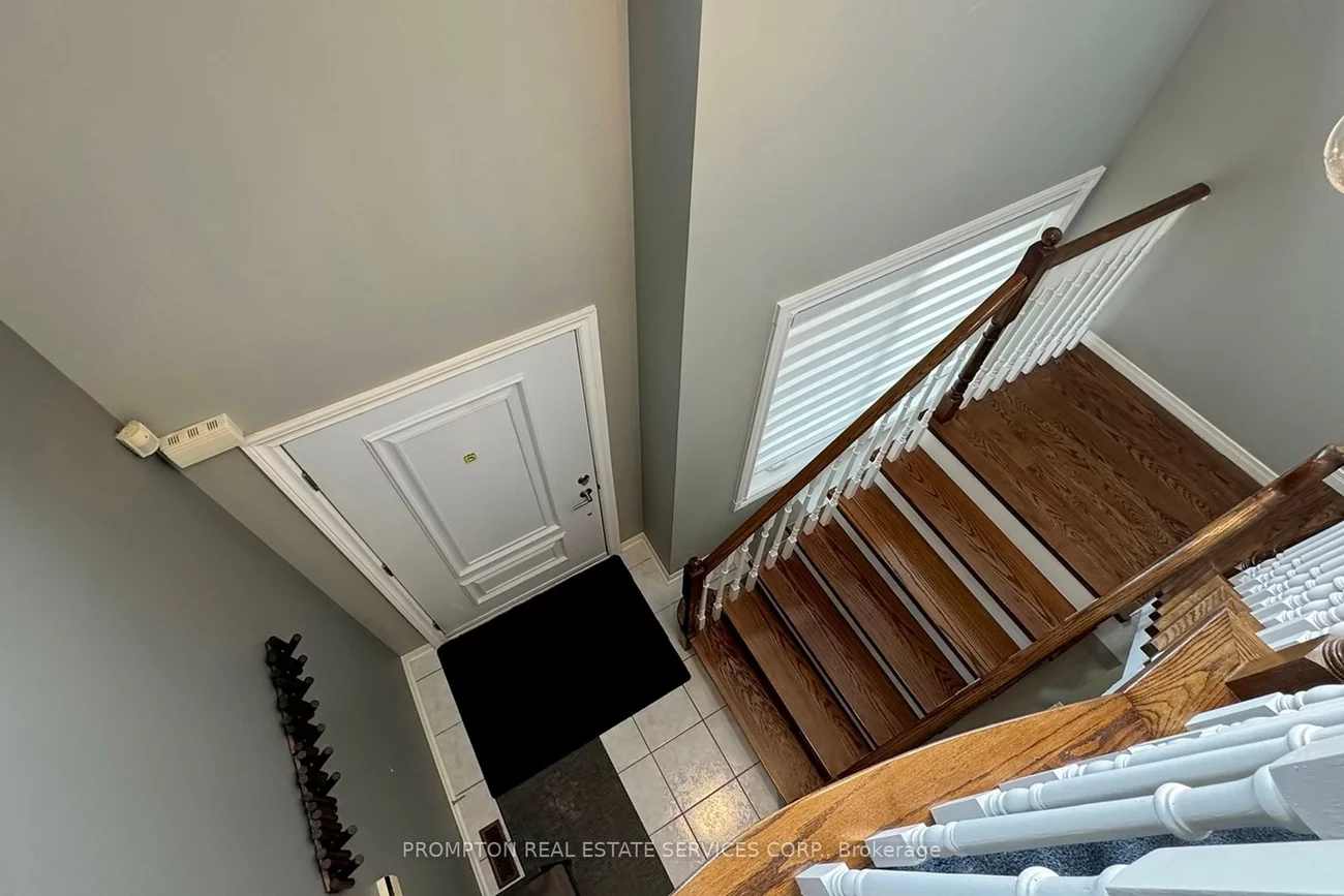 393, Marble, Woodland Hill, Newmarket