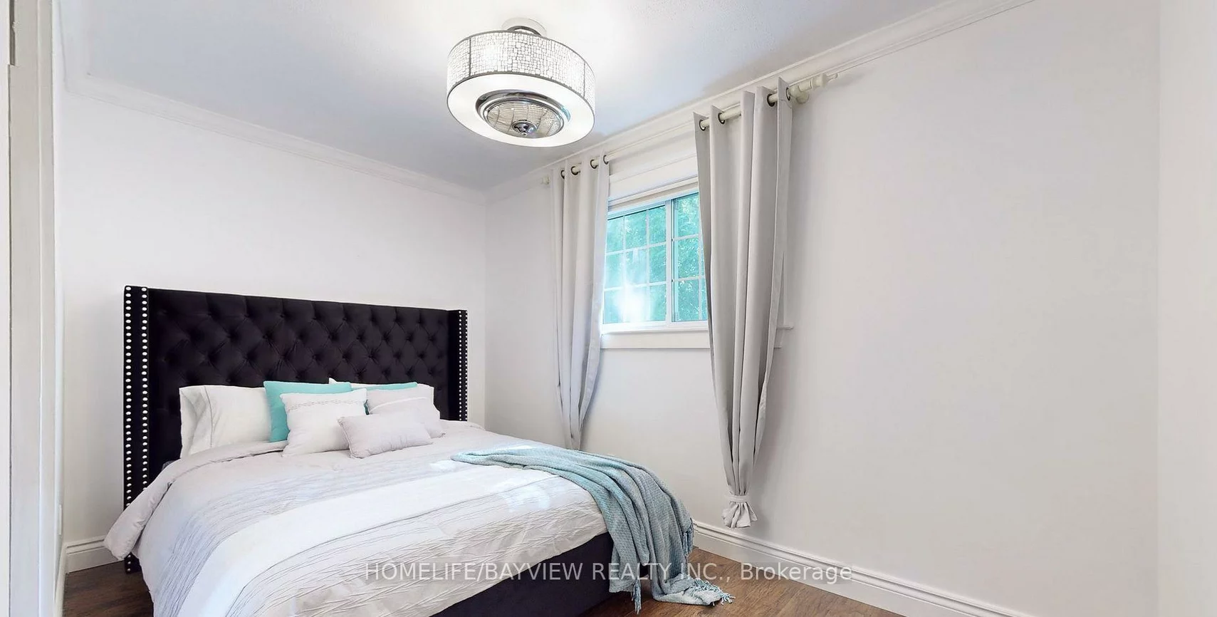 60, Hillview, Bristol-London, Newmarket