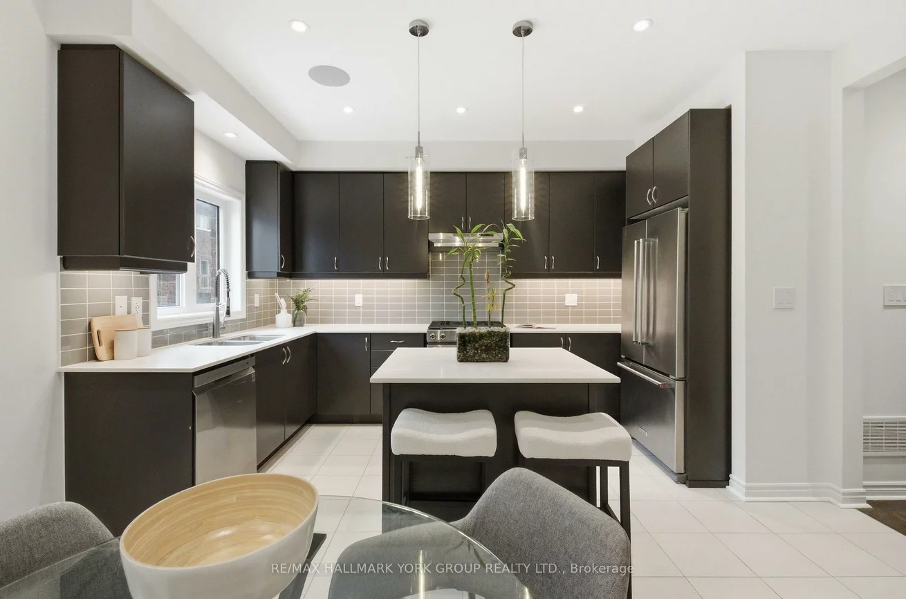 104, Gordon, Gorham-College Manor, Newmarket