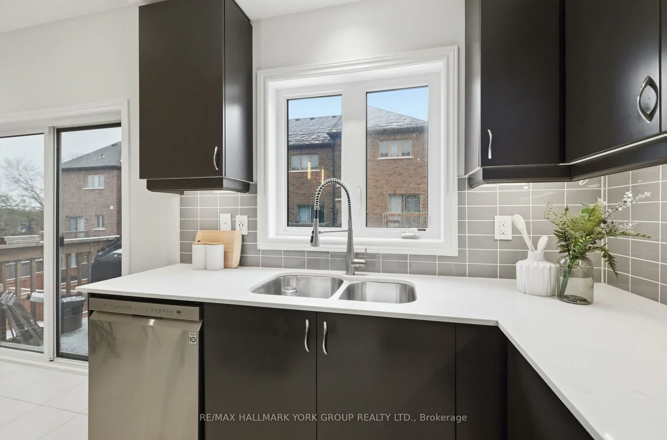 104, Gordon, Gorham-College Manor, Newmarket