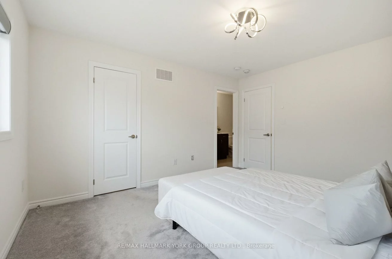 104, Gordon, Gorham-College Manor, Newmarket