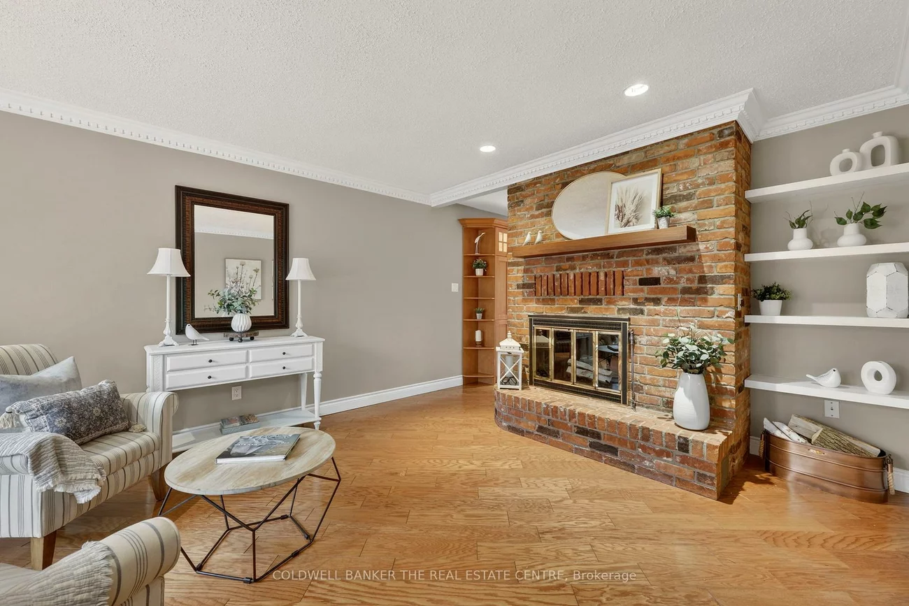 172, Millard, Central Newmarket, Newmarket