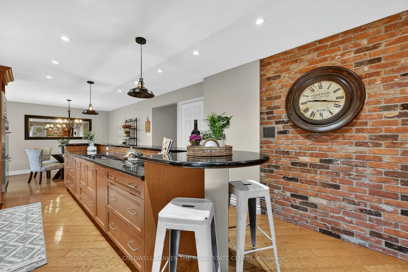 172, Millard, Central Newmarket, Newmarket