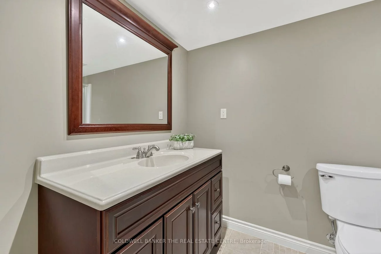 172, Millard, Central Newmarket, Newmarket