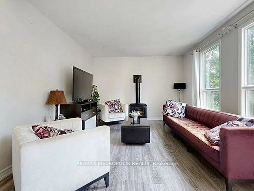 1000, Elgin, Huron Heights-Leslie Valley, Newmarket