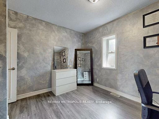 1000, Elgin, Huron Heights-Leslie Valley, Newmarket