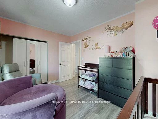 1000, Elgin, Huron Heights-Leslie Valley, Newmarket
