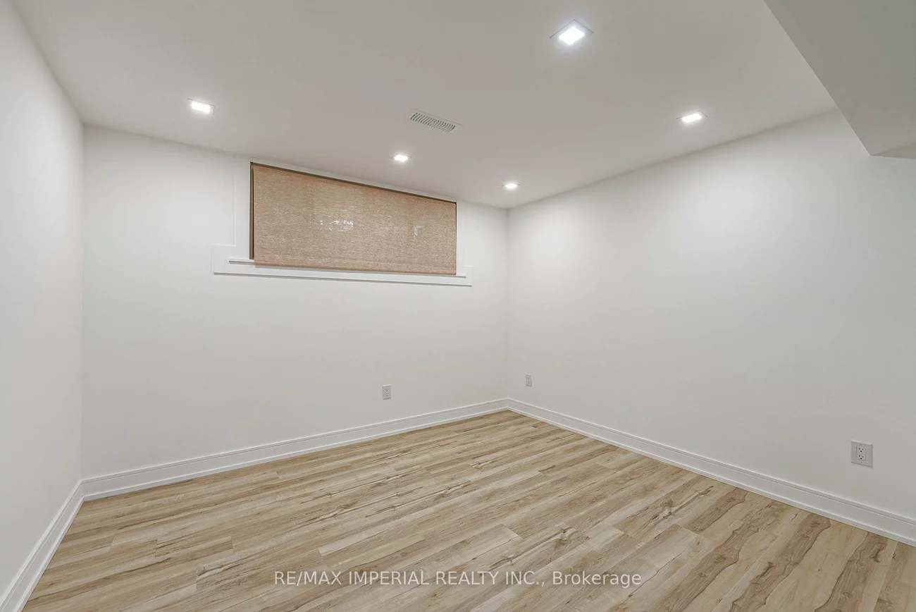 206, Richard, Central Newmarket, Newmarket