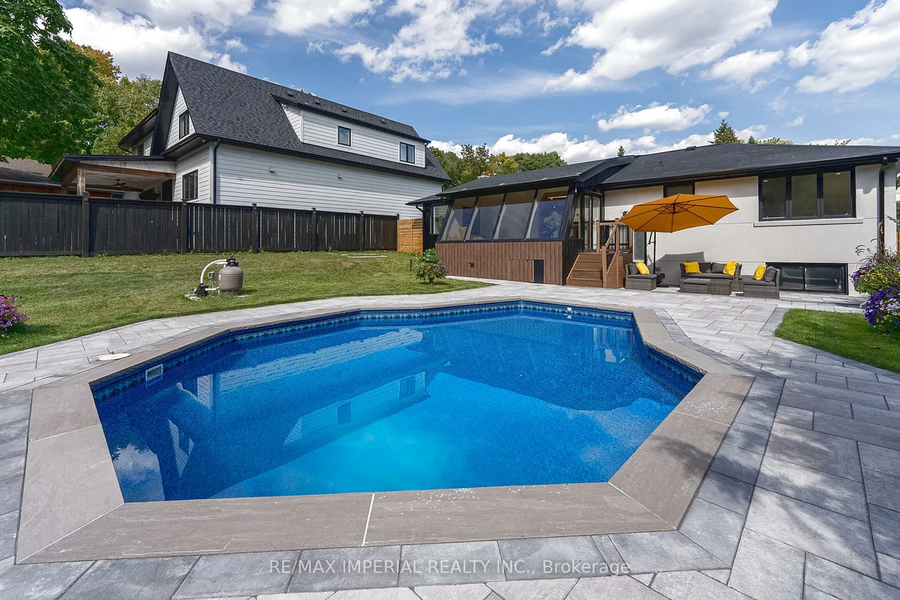 206, Richard, Central Newmarket, Newmarket