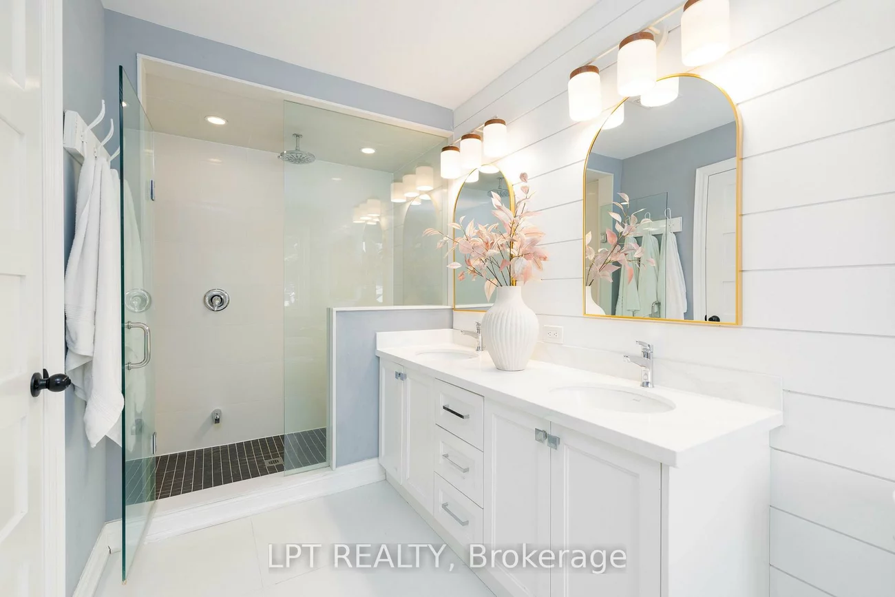 258, Andrew, Central Newmarket, Newmarket